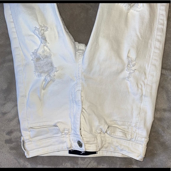 White Hollister jeans - Picture 3 of 3